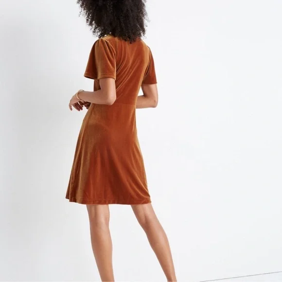 NWT Madewell Velvet V-Neck Flutter-Sleeve Dress - Picture 2 of 7